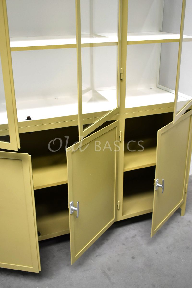 Detail van Apothekerskast Demi, 3 deuren, RAL1020, geel, groen, materiaal staal